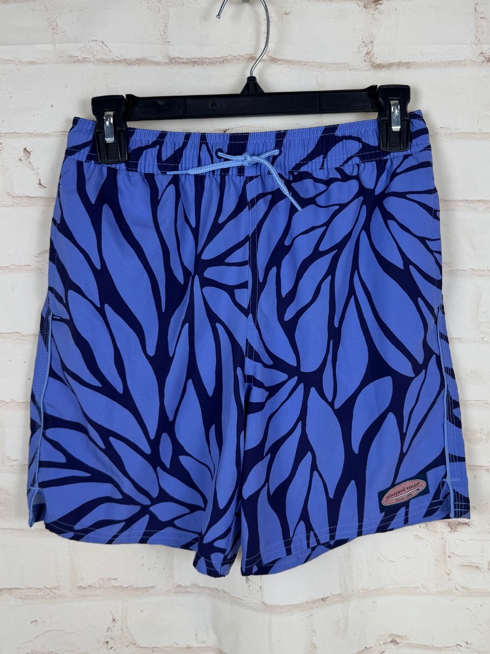 Boys Vineyard Vines Swim Trunks Size M(12-14)
